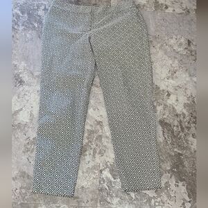 White House Black Market Black & White Geometric Ankle Slim Pants Size 6